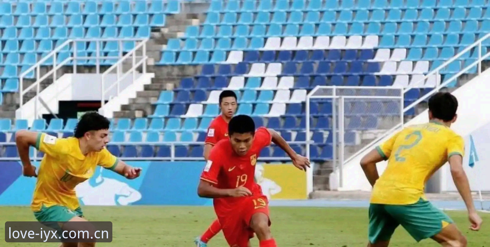 爱游戏CN中文版更新推荐 U19国足土伦杯零射正溃败:一场暴露“青训断层”的全面评测